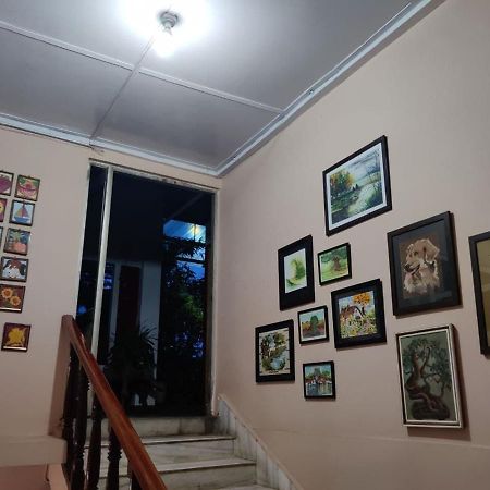 The Nook Rooftop Condo And Garden Ґувахаті Екстер'єр фото