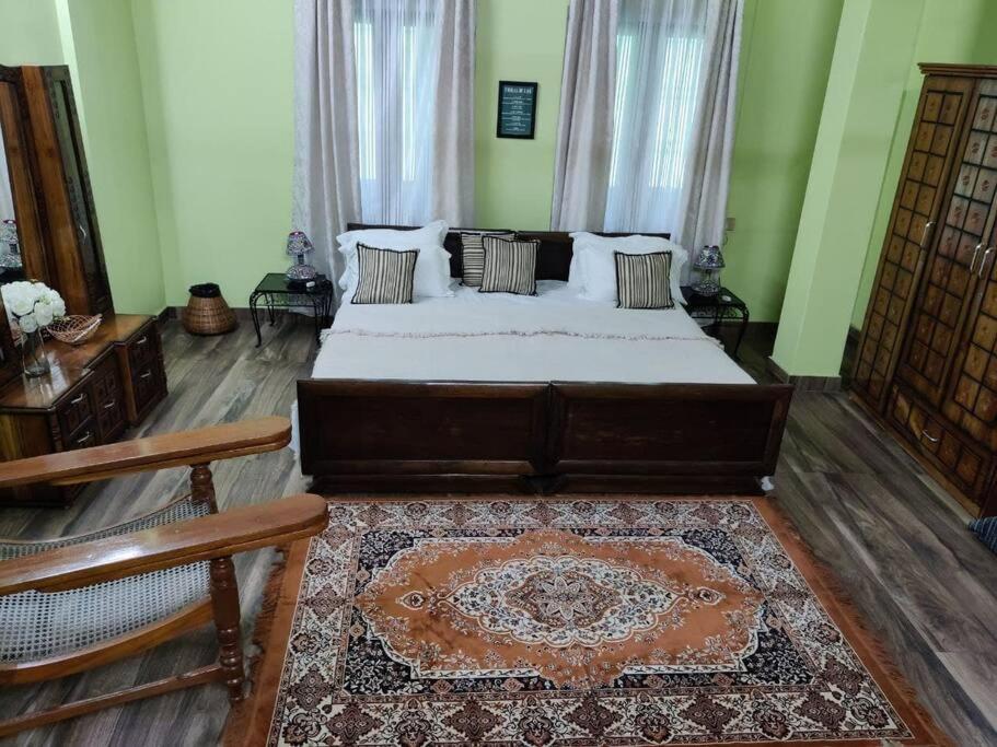 The Nook Rooftop Condo And Garden Ґувахаті Екстер'єр фото
