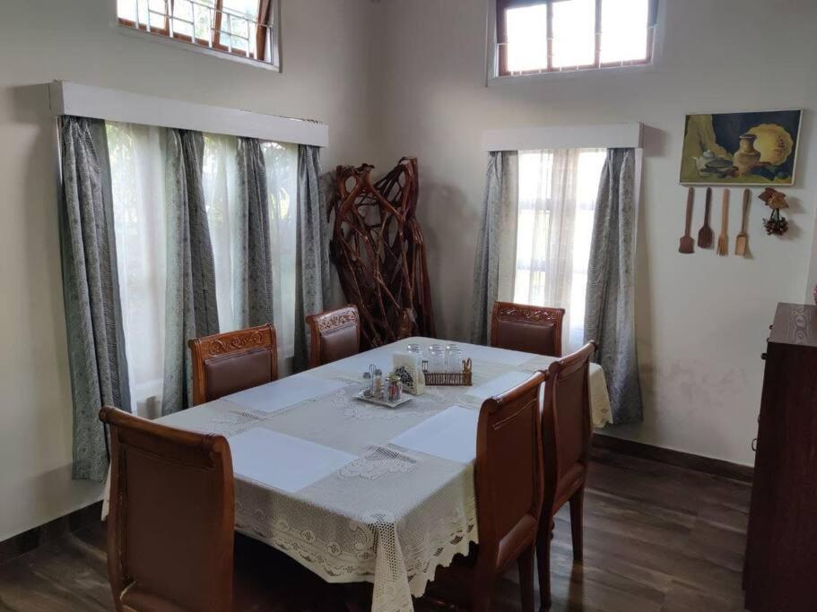 The Nook Rooftop Condo And Garden Ґувахаті Екстер'єр фото